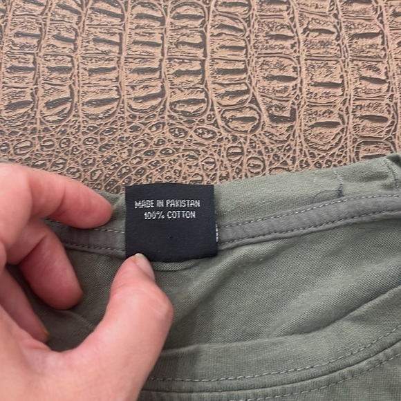 Dubai UAE Kids Green Souvenir Graphic T-Shirt Size Large Boy - Picture 3 of 5